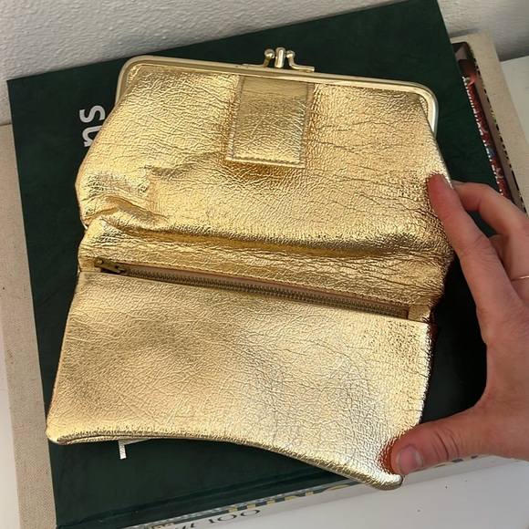 Vintage Gold Clutch - Picture 5 of 9